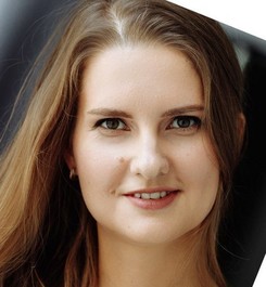 Олеся Пахомова 