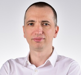 Денис Ефремов 